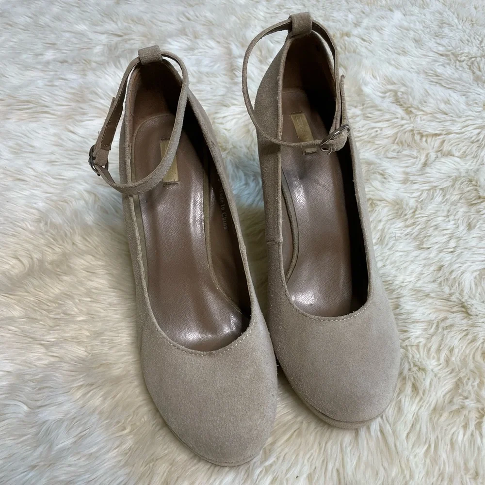 Cooperative by Urban Outfitters Beige Suede Wedge 7.5